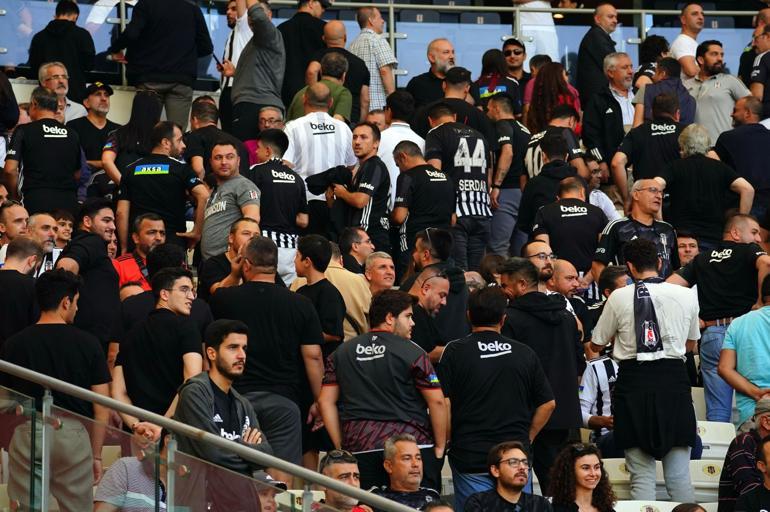 Beşiktaş-İstanbulspor maçında görülmemiş protesto Yönetim istifa sesleri ve 5 dakika sonra...