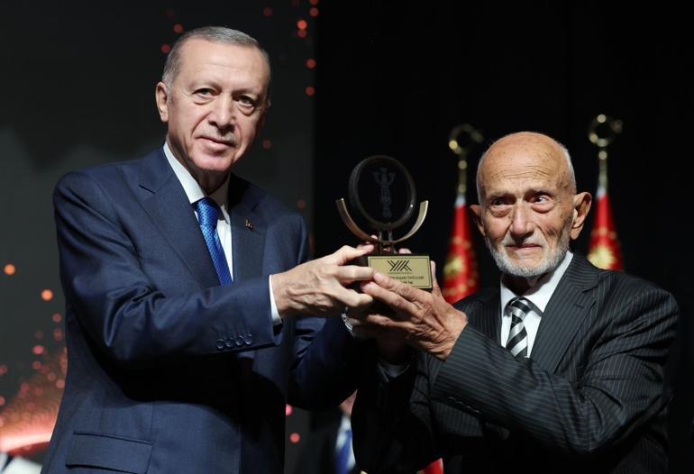 Cumhurbaşkanı Erdoğan: Üniversitelerimizin yasaklarla anılmasına müsaade etmeyeceğiz