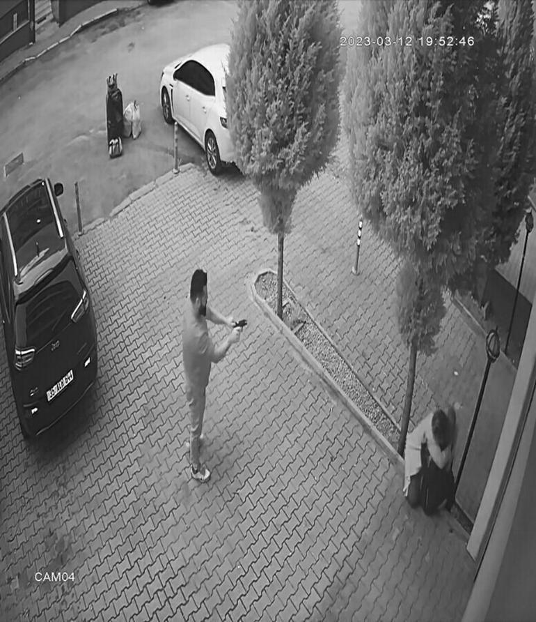 İzmirdeki kan donduran cinayetin görüntüleri ortaya çıktı Anne ile kızı birbirine sarılmış