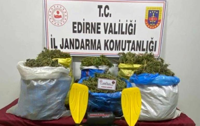 Bakan Yerlikaya paylaştı Zehir tacirlerine geçit yok: 34 ilde 190 kişi yakalandı