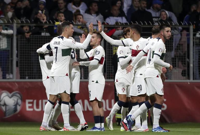 Cristiano Ronaldonun rekorunu geliştirdiği maçta Portekizden gol şov Edin Dzeko...