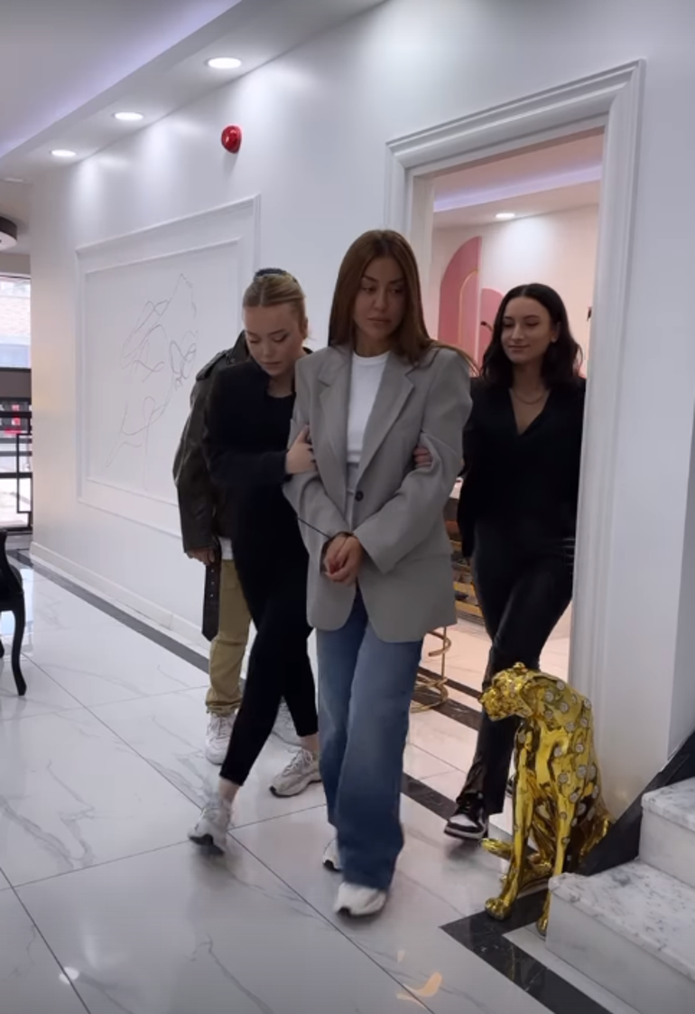 Şarkıcı Banu Parlak, kooperatif dolandırıcılığı suçundan gözaltına alındı