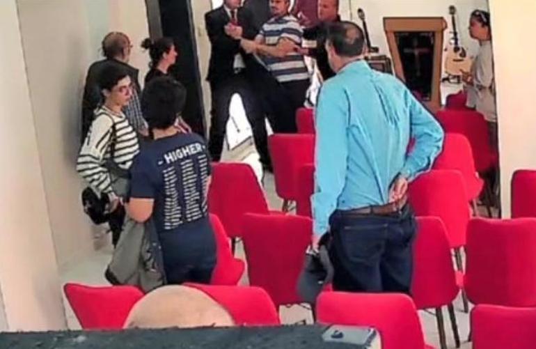 Eskişehir’de kilise pastörüne tokat attı Nedeni şaşkına çevirdi