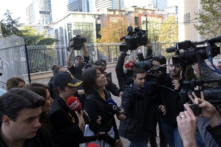 �rg�t liderine 400 y�ldan bin 328 y�la kadar hapis cezas� talebi