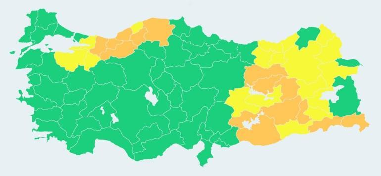 Son dakika hava durumu: İstanbulda mevsimin ilk karı düştü... Meteorolojiden sarı ve turuncu kodlu uyarı