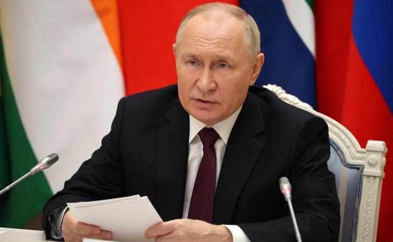 Putin: ABD arabuluculuk görevini tekeline almak istiyor