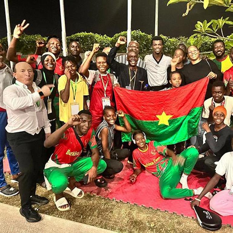 Burkina Faso Berlin Büyükelçisi Toro’dan Özer Güleç’e tebrik