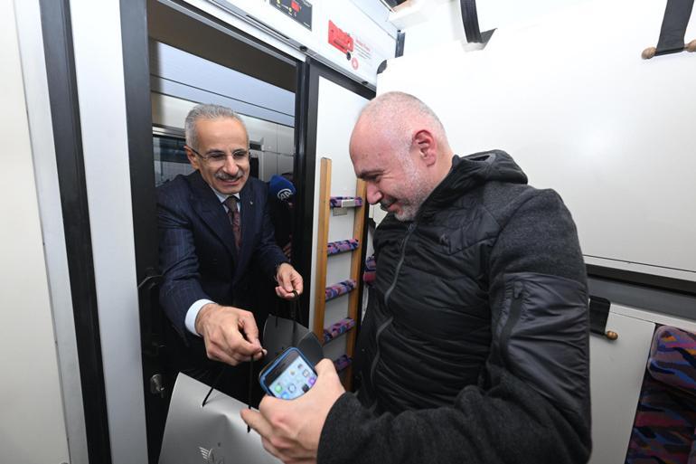 Bakan Uraloğlu turistik Doğu Ekspresi’ni uğurladı