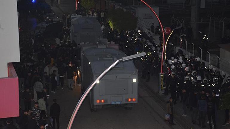 Şırnakta Kuran-I Kerimi Yırtarak Küfretti Linçten Polis Kurtardı