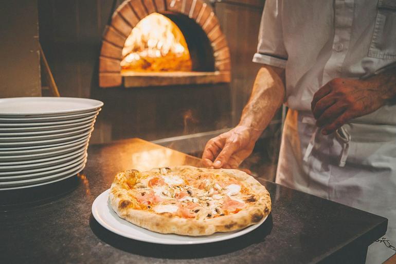 Pizzanın en iyisi Napoli’de mi yenir