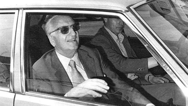 Kırmızı İtalyan güzelinin babası Enzo Ferrari