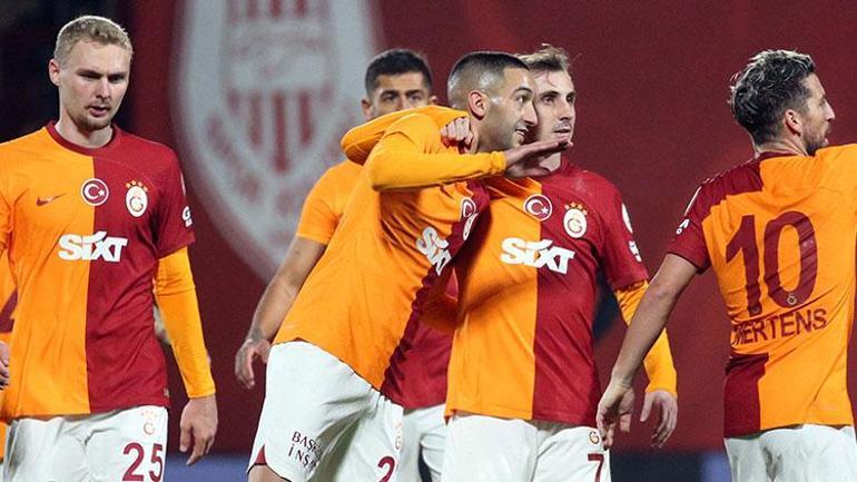 Ayrılmak istediğimizi Galatasaraya ilettik Menajeri doğruladı... Ziyech ve Icardide son dakika gelişmesi...