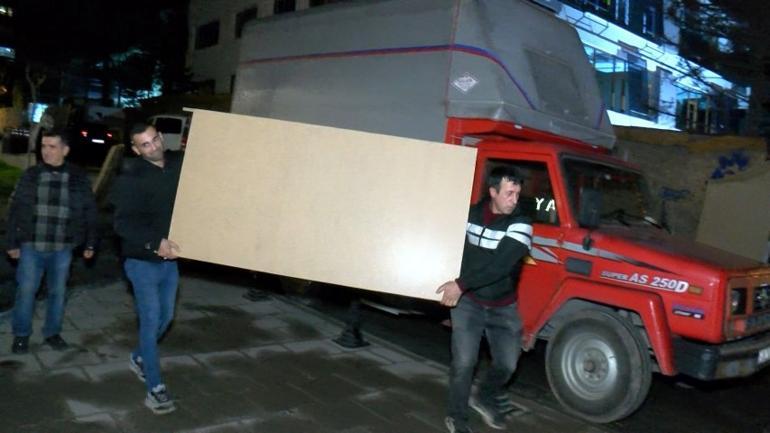 Sosyal medya fenomeni Ece Ronay'�n g�zellik merkezine haciz