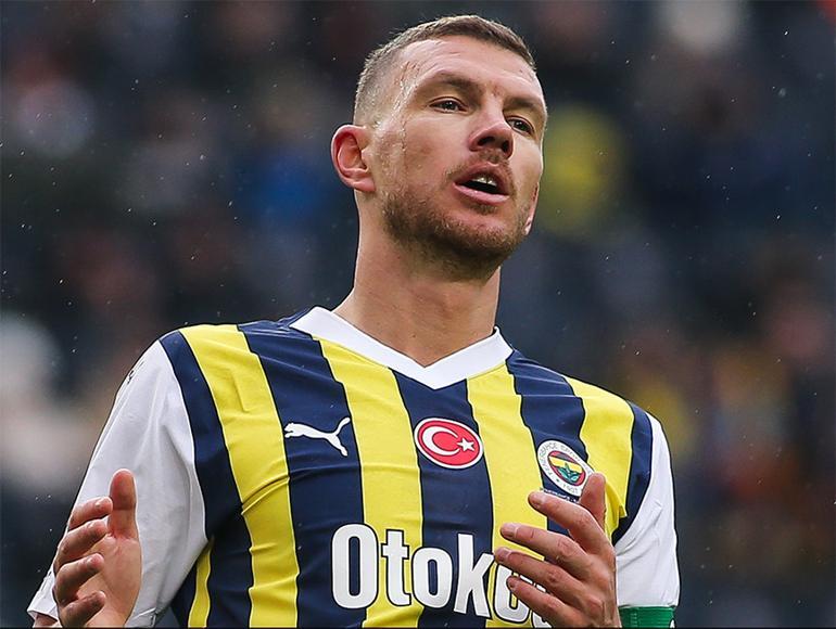 Fenerbahçede İsmail Kartal öfkesi: Dzeko olsam soyunma odasının kapısını çalarım, sen ne yapıyorsun..