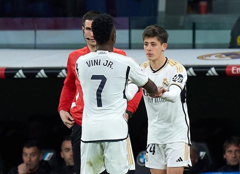 Arda Gülerin penaltı kazandırdığı maçta Real Madrid fark attı Maç sonu takım arkadaşını teselli etti