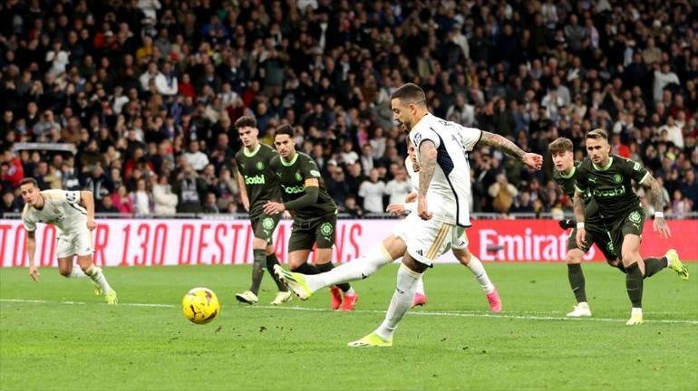 Arda Gülerin penaltı kazandırdığı maçta Real Madrid fark attı Maç sonu takım arkadaşını teselli etti