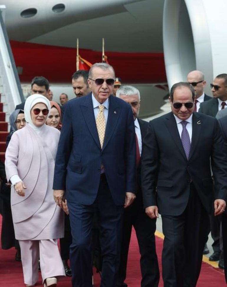 Cumhurbaşkanı Erdoğan 12 yıl sonra Mısırda Sisiden samimi karşılama... Erdoğan: Ticaret hacmimizi 15 milyar dolara çıkartacağız