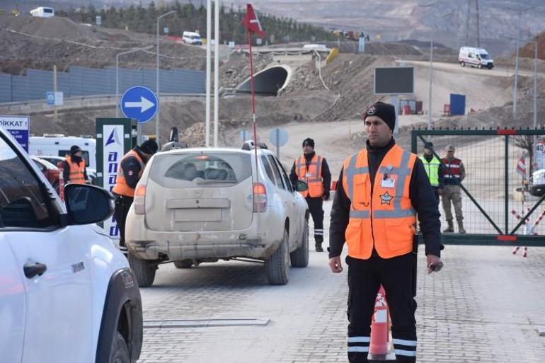 Erzincandaki faciada 4. gün: 9 işçiyi arama çalışması devam ediyor