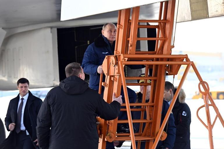 Batıyı çıldırtan görüntüler: Putin bizimle dalga geçiyor Rus lider nükleer füze taşıyan uçağı test etti
