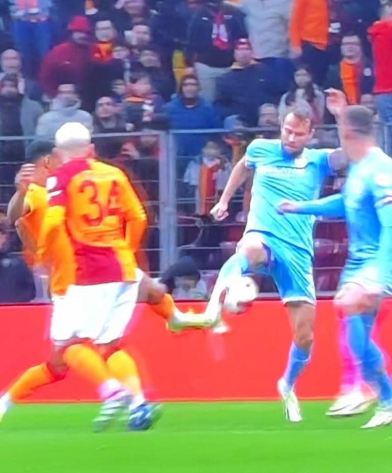 Galatasaray - Antalyaspor maçına VAR damgası 1 penaltı, 1 gol kararı çıktı | Antalyaspor penaltı bekledi...