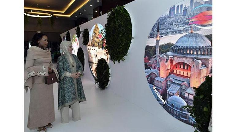 First Lady Erdoğan besuchte mit ihren führenden Ehefrauen eine Ausstellung mit geografisch bestimmten Waren und handgewebten Produkten