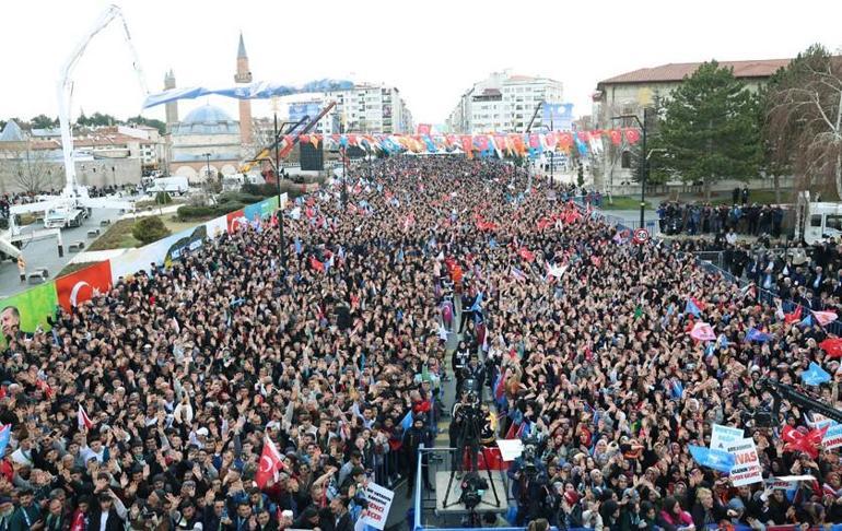 AK Parti Sivas mitingi... Cumhurbaşkanı Erdoğandan Özgür Özele bedelli askerlik tepkisi: Zihniyet bozukluğunun işareti