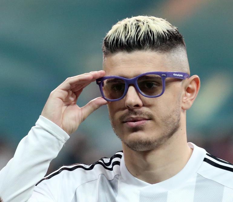 Beşiktaş - Antalyaspor maçında inanılmaz son Mert Günok penaltı kazandırdı, Rashicanın ayağı kayınca gol geçersiz sayıldı