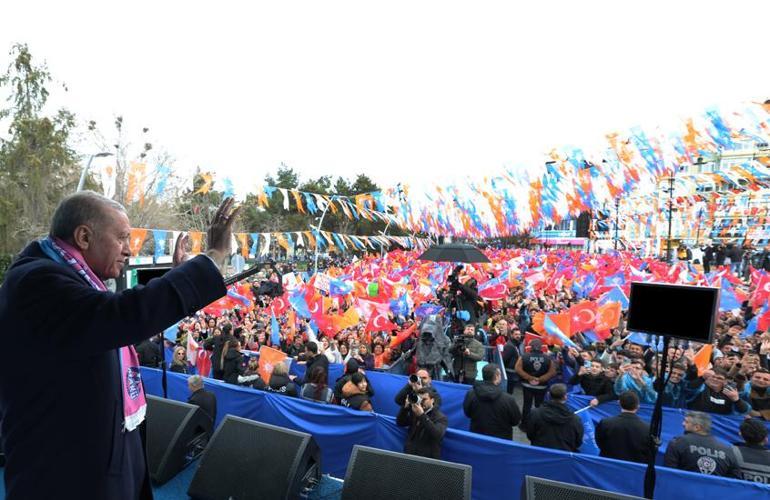 Od Prezydenta Erdogana do Özgüra Özela: Niech zaprzestanie zamachu stanu i spełni swój obowiązek