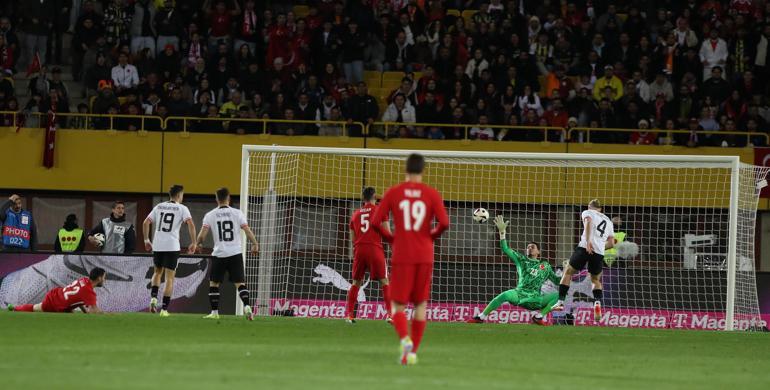 Avusturya - Türkiye maçı sonrası A Milli Takımda üç isme ağır eleştiri: Bu takımda olmamalı