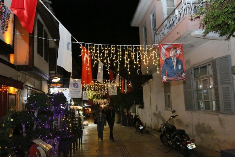 Antalyada gece nüfusu 10 bine çıkan mahallede 83 kişi oy kullanacak