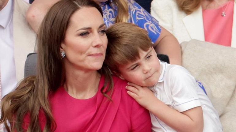 Kraliyetin haşarı prensi 6 yaşında Bir önceki görüntü skandala yol açmıştı: Kanser tedavisi gören annesi bu kez fotoğrafta yok…