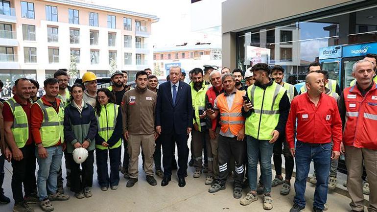 Erdoğan'dan akaryakıt istasyonu ziyareti: Çalışanlarla sohbet etti - Son  Dakika Haber