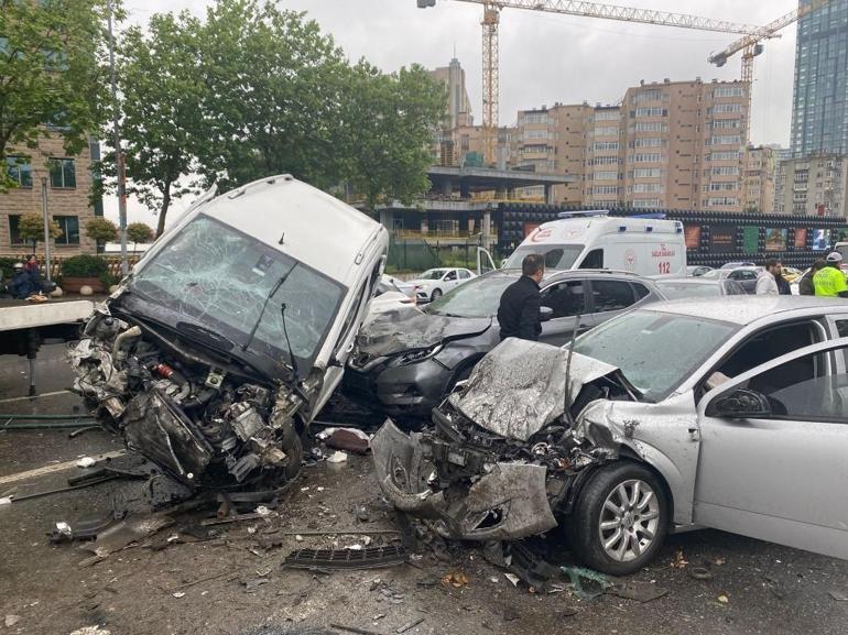 Beşiktaşta Büyükdere Caddesinde zincirleme trafik kazası... Havada gördüm aracı, kasırga birden kopmuş gibiydi