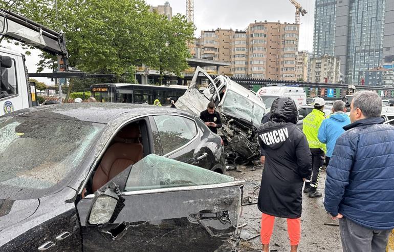 Beşiktaşta Büyükdere Caddesinde zincirleme trafik kazası... Havada gördüm aracı, kasırga birden kopmuş gibiydi