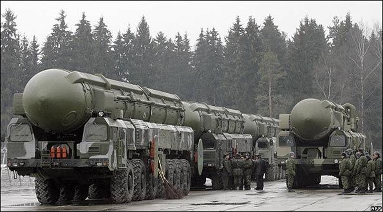 Putin Ukrayna yakınlarındaki birliklere taktiksel nükleer saldırısı tatbikatı emri verdi