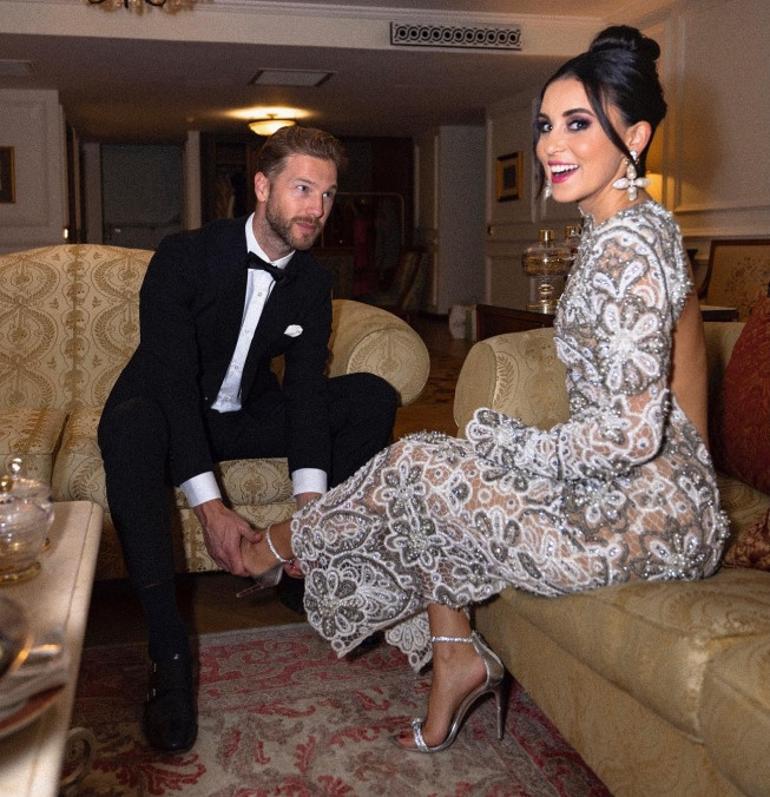 Karsu düğününe Kraliçe'yi çağırdı - Magazin Haberleri