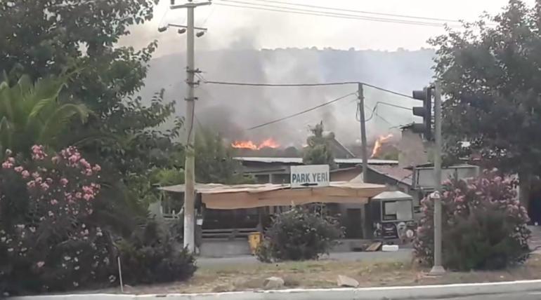 Plane intervening in Aydin fire makes hard landing on Lake Bafa