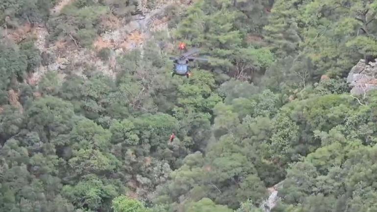 Doğa gezisinde kaybolan 10 kişi helikopterle kurtarıldı