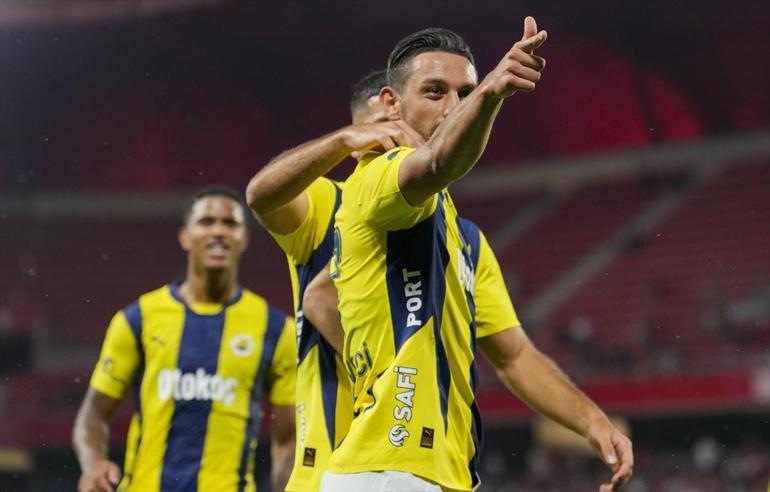 Lille-Fenerbahçe maçında frikikten gol atan İrfan Can Kahveciden Yusuf Dikeç pozu Livakovicin performansı...