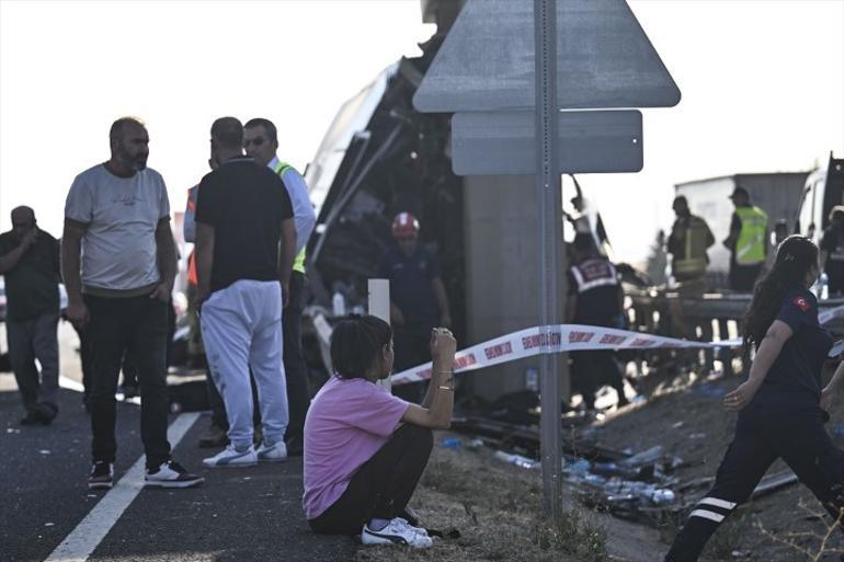 Ankarada yolcu otobüsü üst geçide çarptı: 10 can kaybı, 25 yaralı
