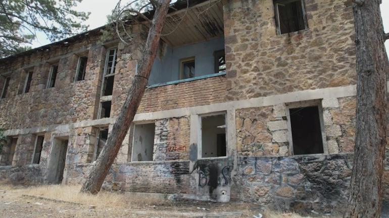Olağan dışı olay arıyorlardı... Cinli köye giden gençler dehşete düştü Karşılaşınca çok kötü olduk