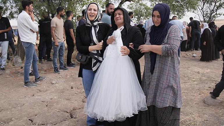 Türkiyeyi ağlatan Narin Gürana son veda... Cenaze namazı komşu köyde kılındı