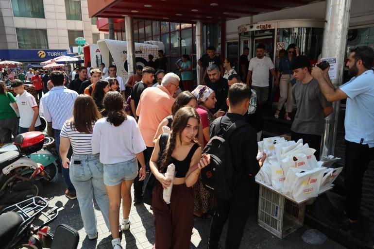 Narinin anısına dağıtılan yemekte izdiham