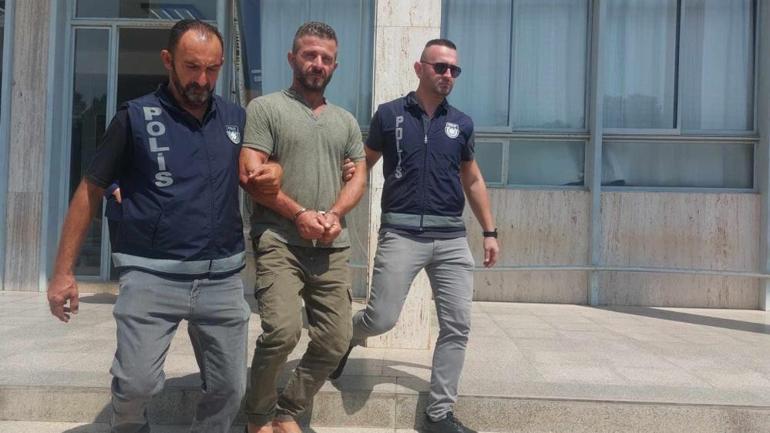 Kendisinin ve kız arkadaşının dedikodusunu yapan şahsı evini yakarak öldürdü