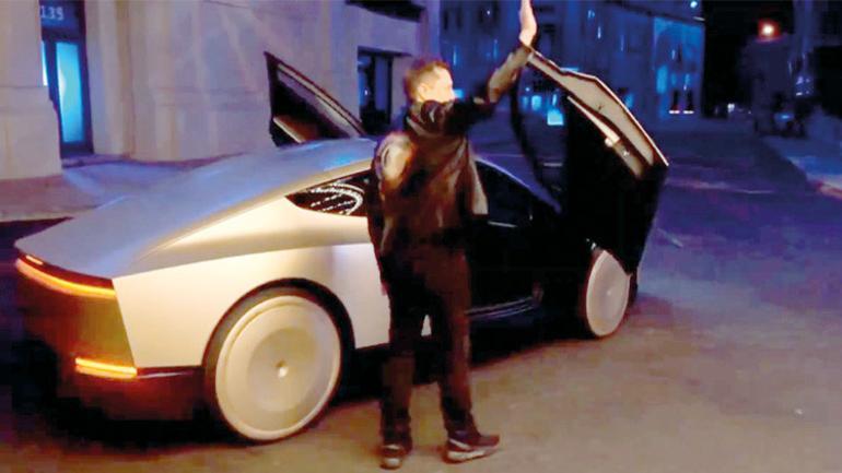 Elon Musk sürücüsüz çılgın taksisini otobüsünü ve insansı robotunu tanıttı... Ya tutarsa