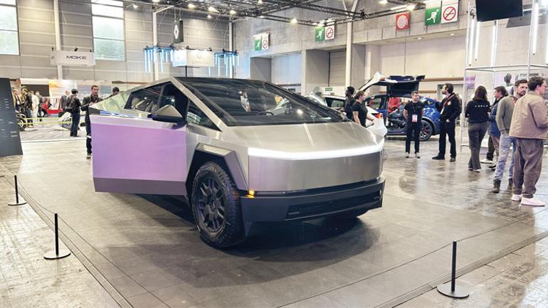 Avrupalılar yıllar sonra gelişmiş elektrikli araçlarla Paris Otomobil Fuarı’na adeta çıkarma yaptı: Paris’te şov geri döndü