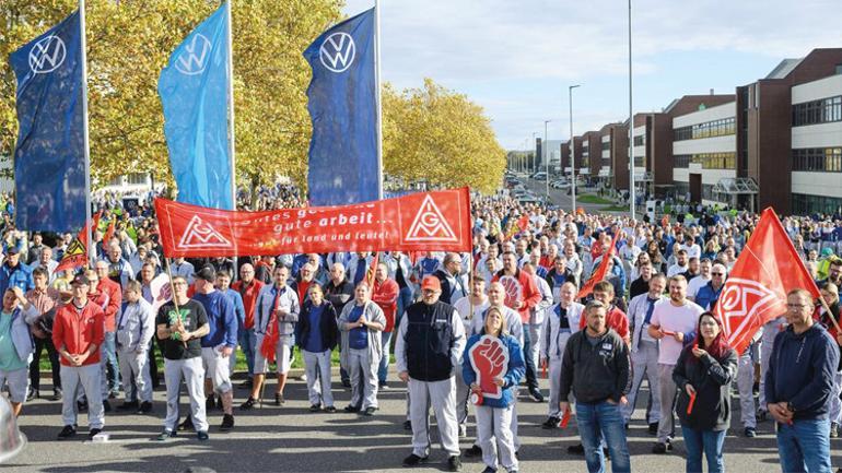 Avrupalı otomotiv üreticileri Volkswagen öncülüğünde büyük krizlerle karşı karşıya: Nokia gibi olmamak için küçülecekler