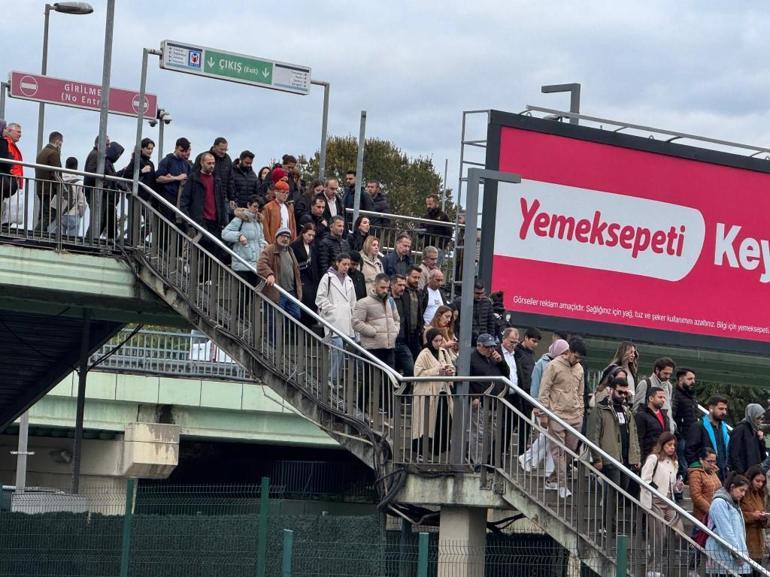 Üsküdar-Samandıra metro hattında yoğunluk yaşandı