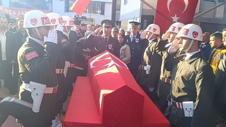 İstanbulda şehit olan Teğmen memleketinde son yolculuğuna uğurlandı