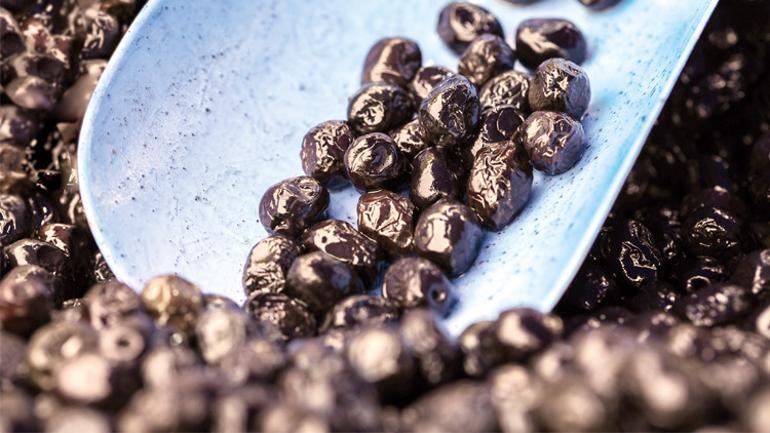 Kahvehanede, yol kenarında, berberde bile satılıyor... Zeytinyağındaki tehlikeye dikkat